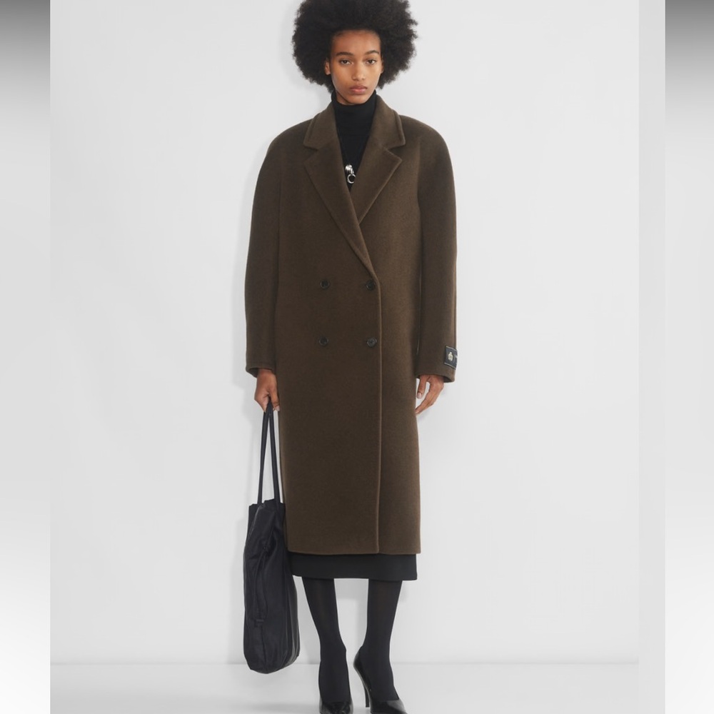 NWOT Aritzia Babaton the slouch coat